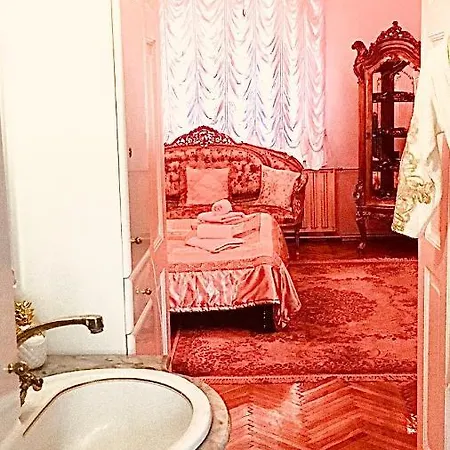 Adam Apartmanhaz