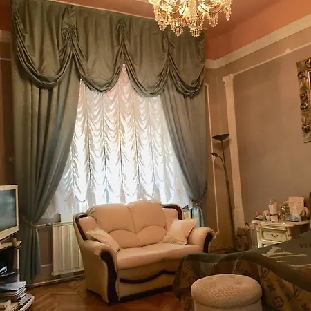 Adam Apartmanhaz